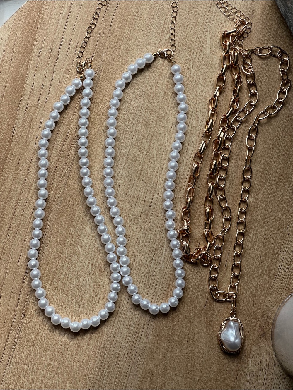 4pcs Women's Vintage Pearl Necklace Set, Imitation Pearl Beaded Pendant Necklace - Picture 4 of 9